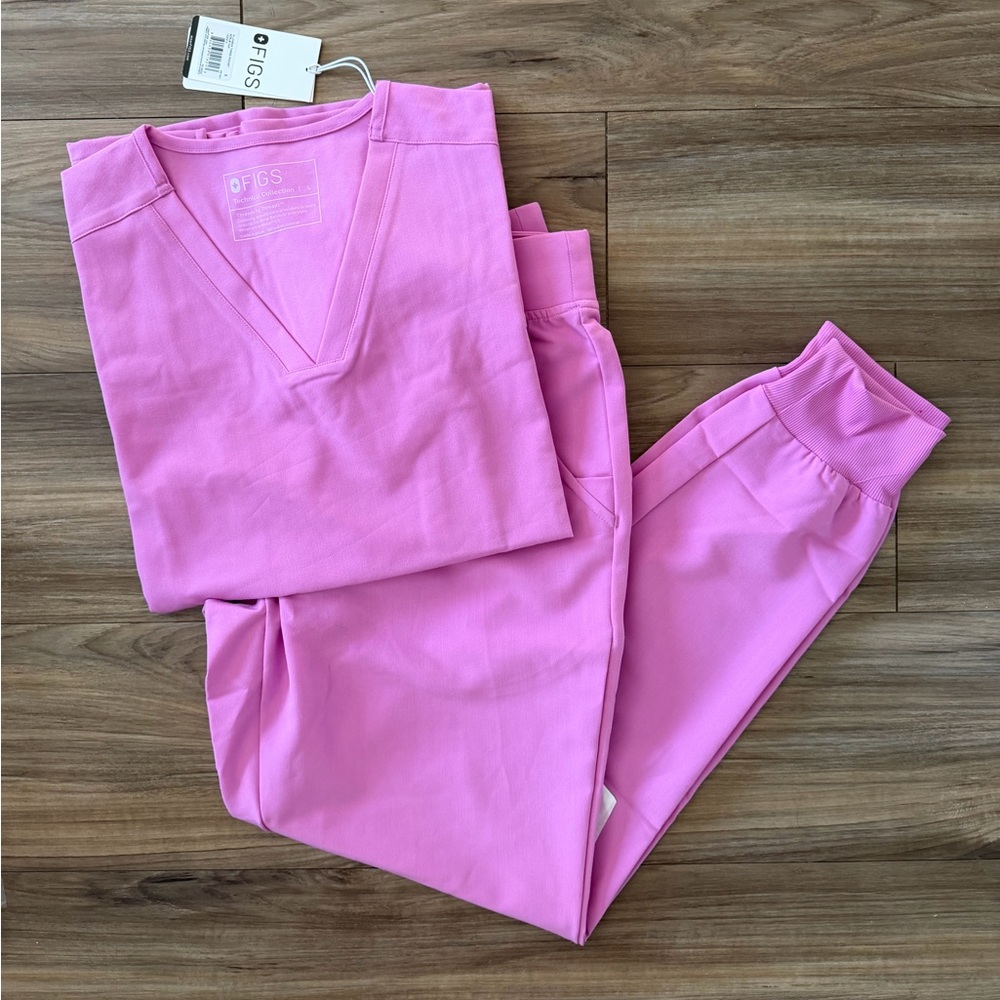 NWT Figs: Pink Cloud Scrub Set - size: XS